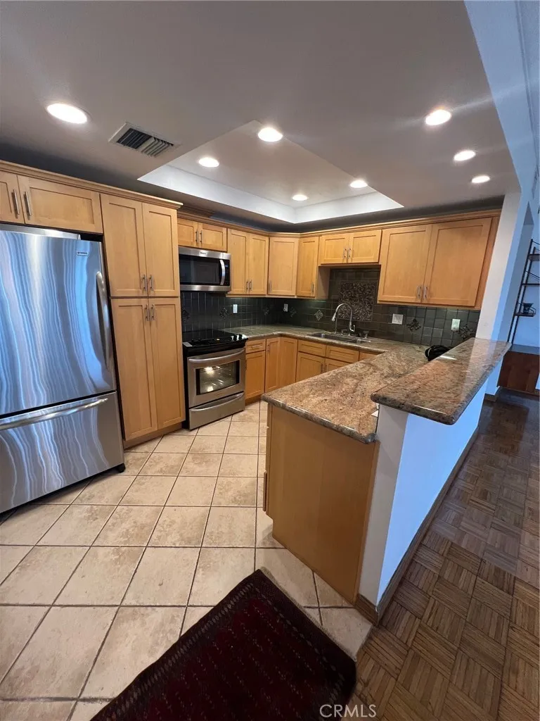 321 S San Vicente Boulevard 608, Los Angeles, California 90048 home-pic-4